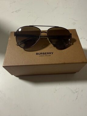 ✨ Burberry Brown Lens Aviator Sunglasses